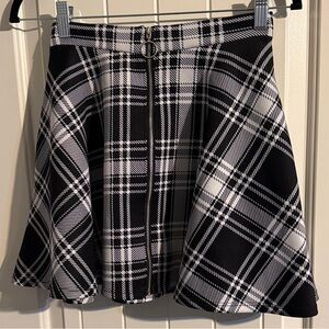 Hot Topic Plaid Black and White Women's Skirt XS